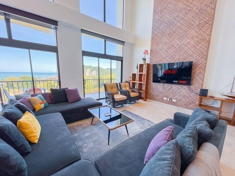 Elegant Oceanview Penthouse - Steps from Jaco Beach & Nightlife