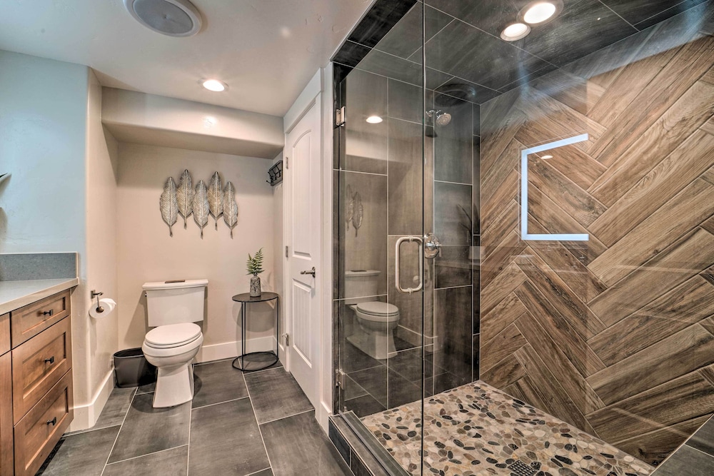 Hot Tub, Pool Table: Luxe Reno Chalet w/ Mtn View! view 5