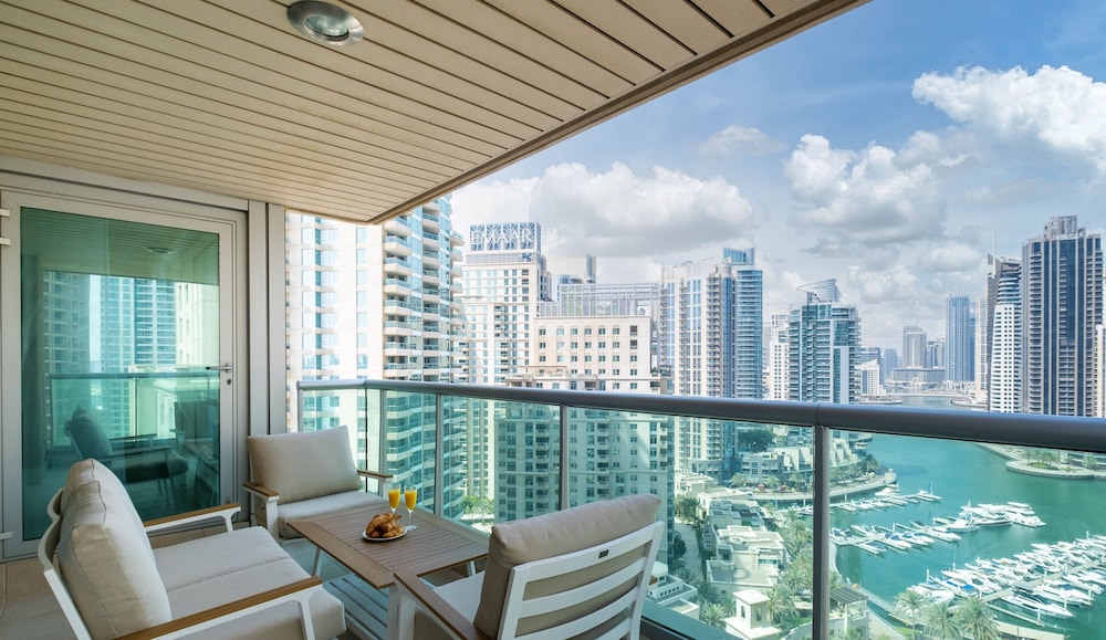 LUX - Ultimate Marina View Deluxe Suite