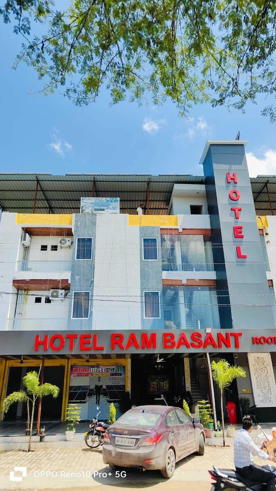 Ram Basant Hotel & Resturant