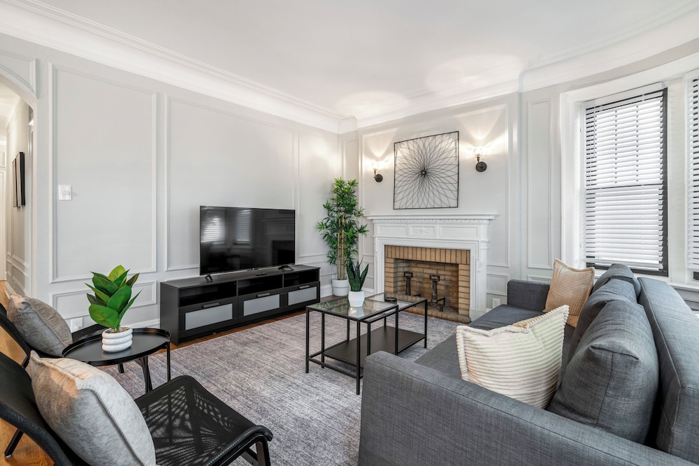 Spacious 4BR - Chase 1E