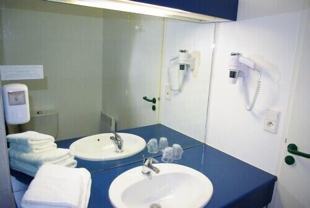 Anglet Vacations - Hotel Arenui - Property Image 5