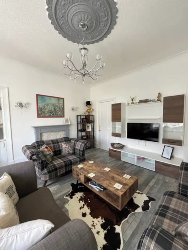 6 Guests - 3 Bedrooms - Sea View - Pet Friendly