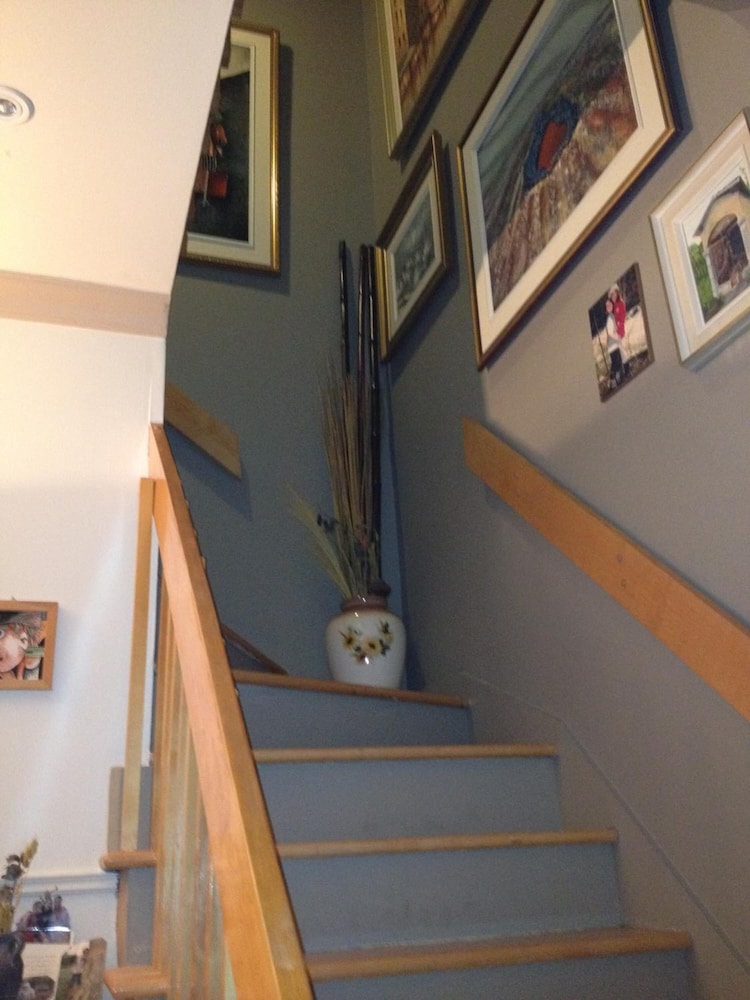 Repos & Manna Downtown Montreal - Image 3