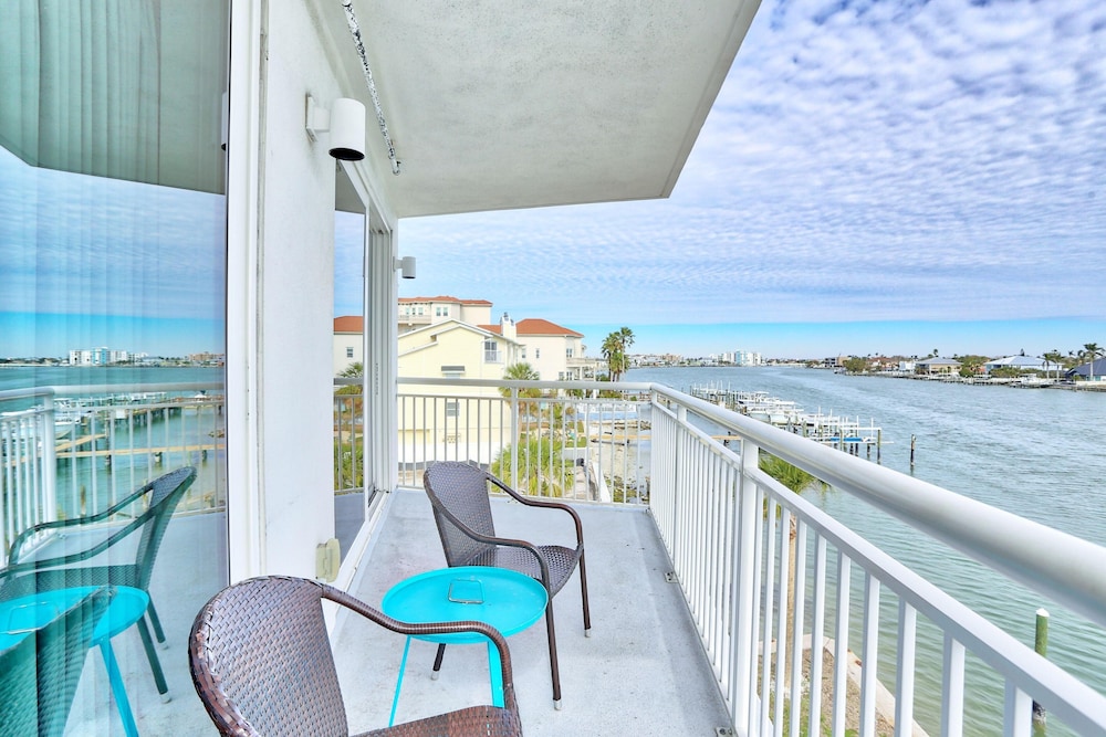 Oceana 301 East