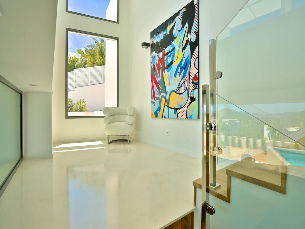 Modern Holiday Home With Vast Terracing