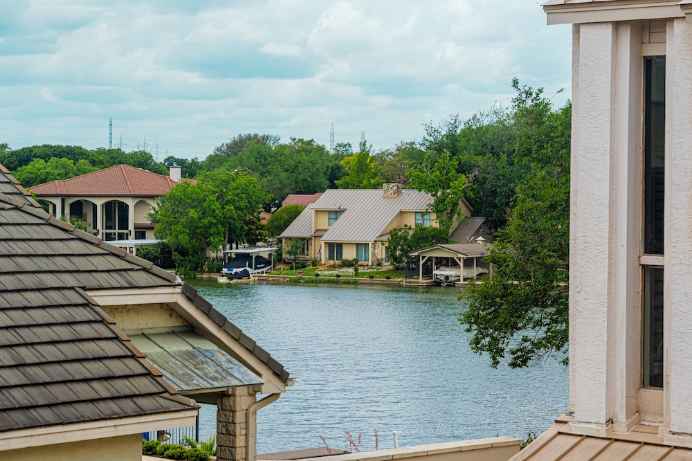 Horseshoe Bay Townhome w/ Water Access! - Property Image 3