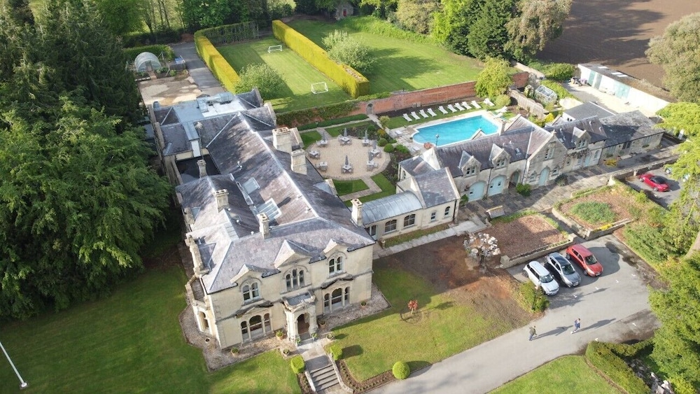 Melksham Vacations - Beechfield House Hotel - Property Image 1