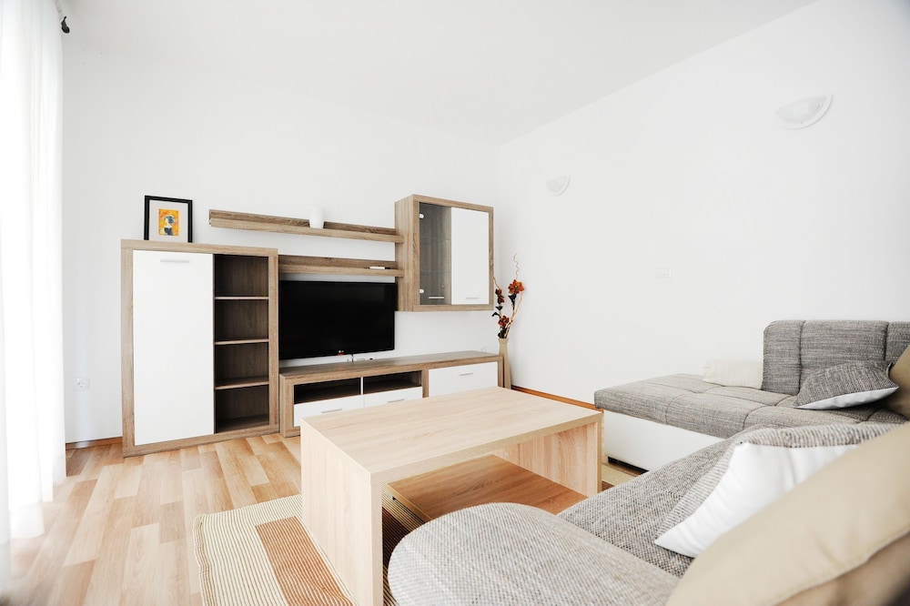 Apartments Hills