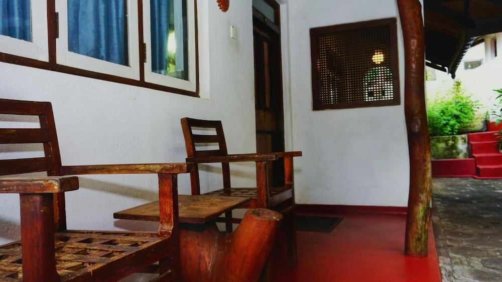 Habarana INN