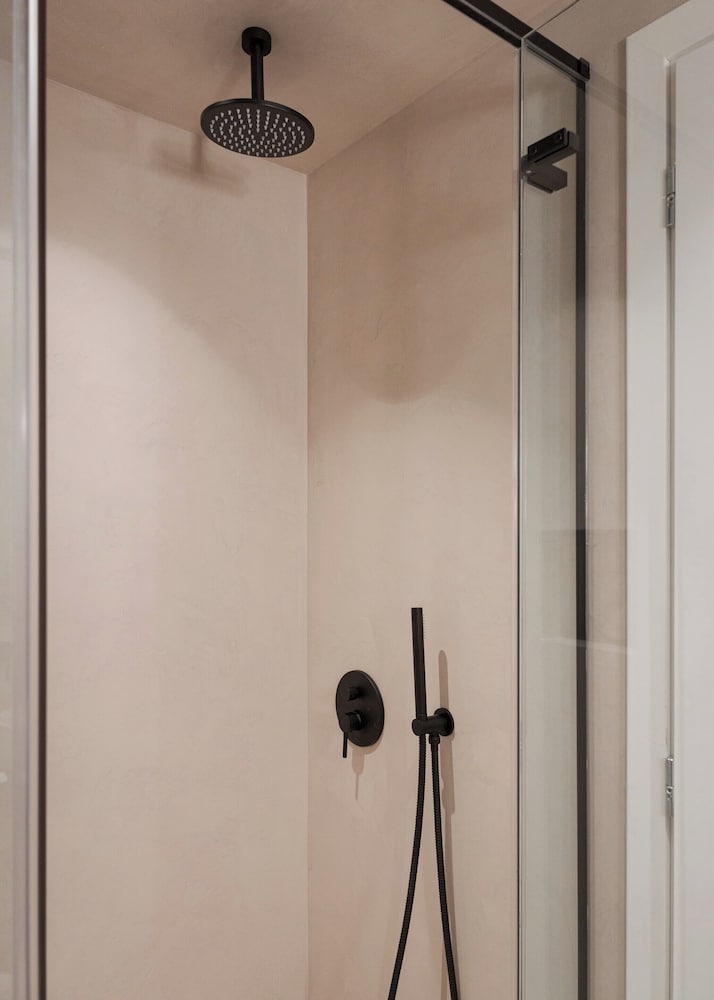 Kolonaki Athena Residence by Fineline