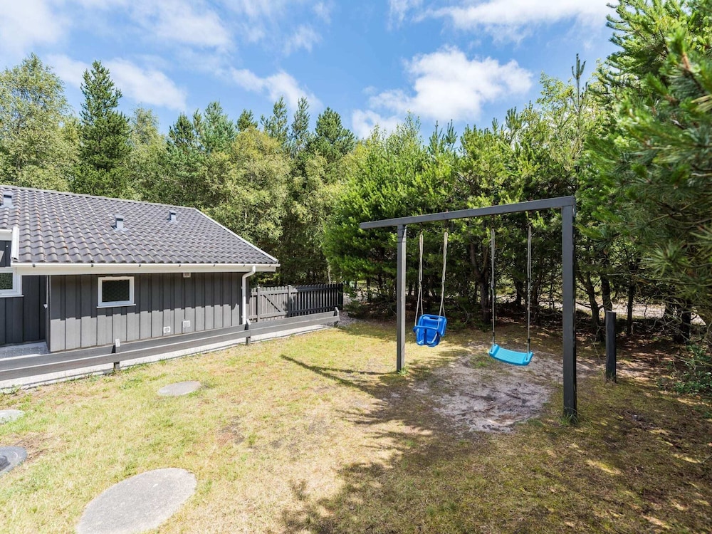 8 Person Holiday Home in Blavand view 4