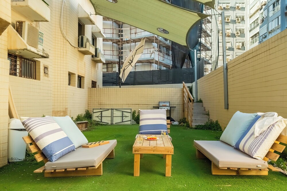 Netanya Beach Pool Studio by Sea N' Rent