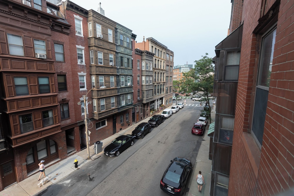 19 Battery St