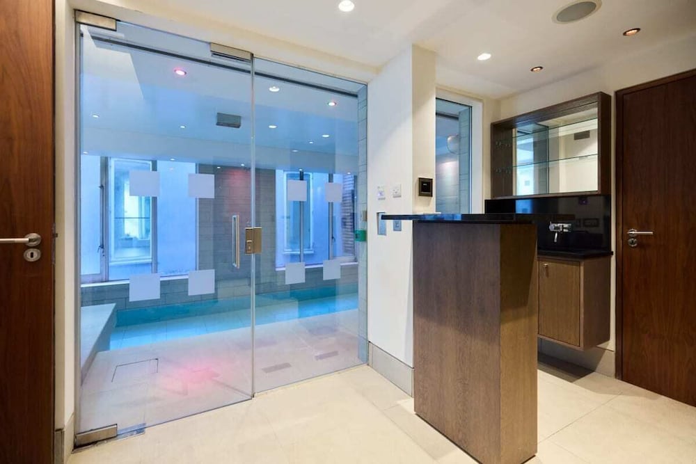 The Hampstead Garden Hideaway - 5bdr Home With Pool and Garden