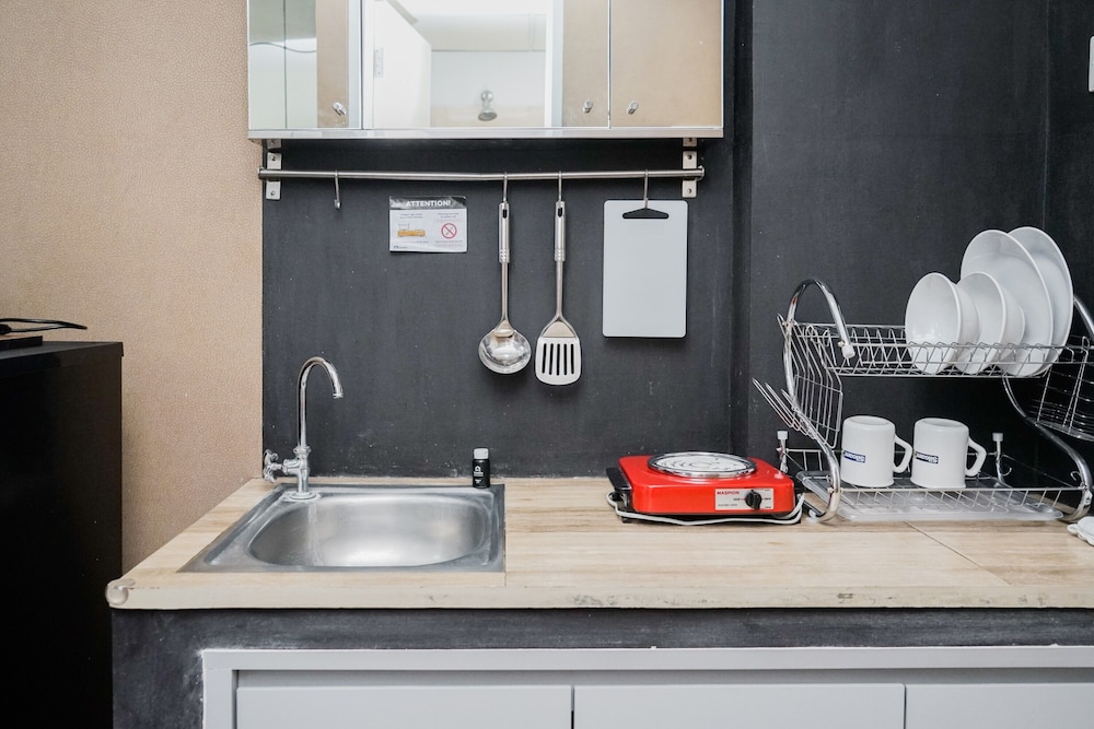 Comfy and Modern Studio at Serpong Greenview Apartment