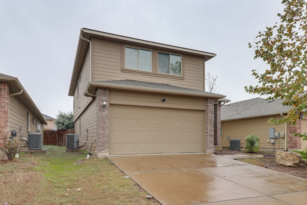 17 Mi to Dtwn Austin! Family Escape w/ Pool Access