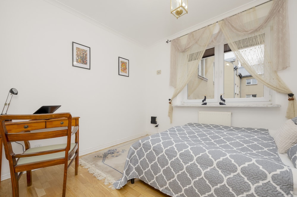 Apartment With 3 Bedrooms by Renters view 2