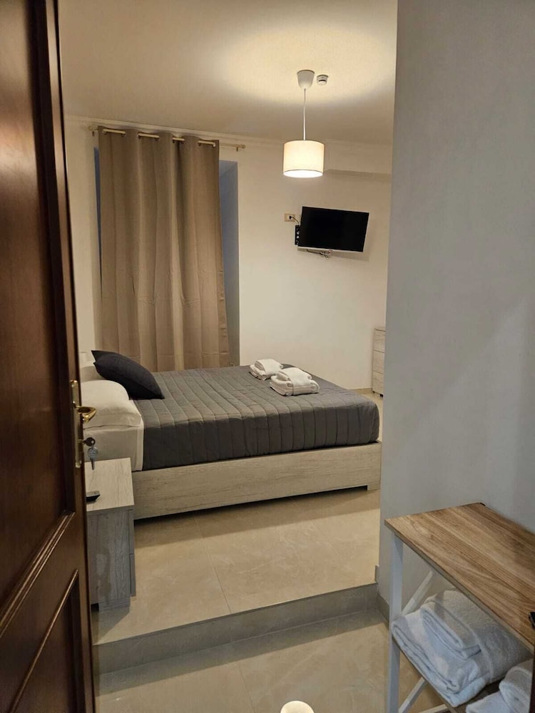 STENDARDI S HOUSE