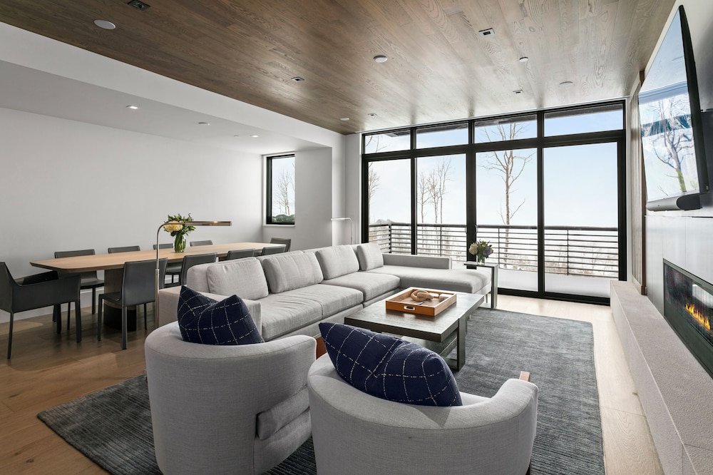 Argent at Deer Valley Resort - Three Bedroom Deluxe #203 3 Condo