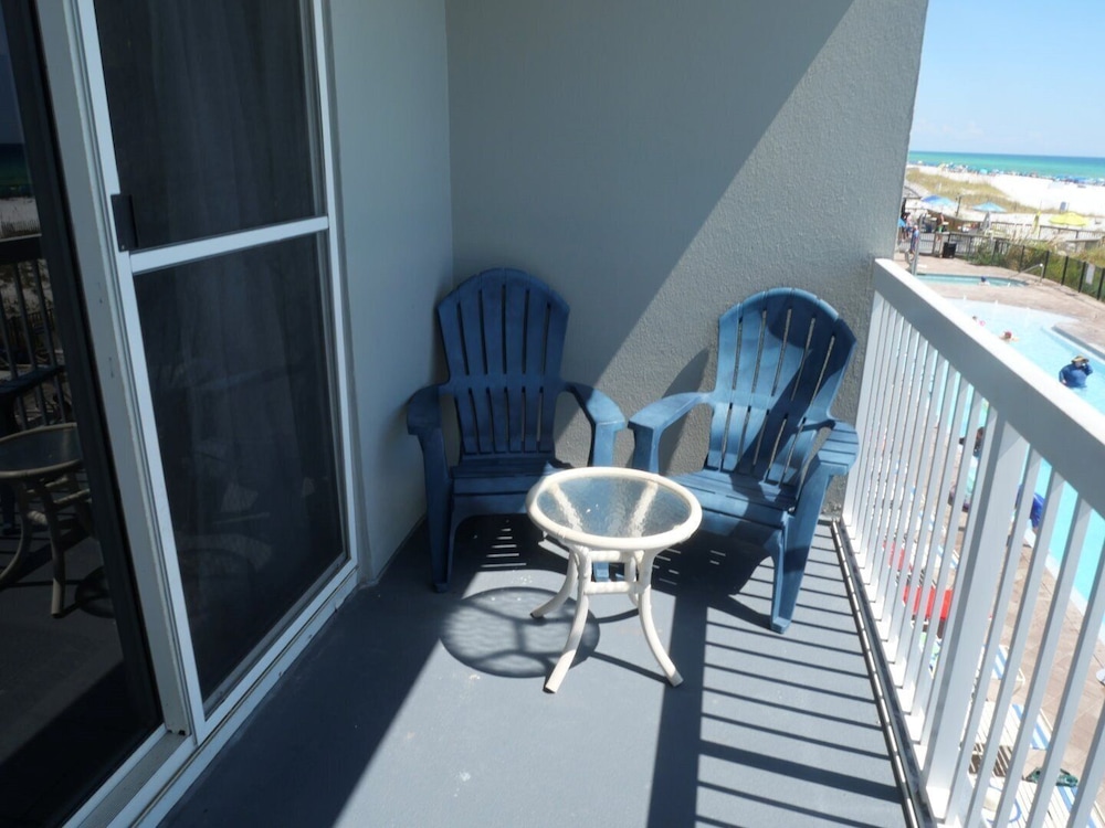 Pelican Beach 0210 1 Bedroom Home