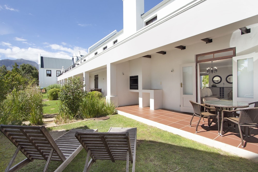 Winelands Golf Lodges at De Zalze