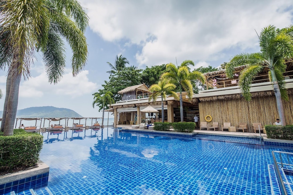 Dahlia 2 Bedroom Amazing Seaview