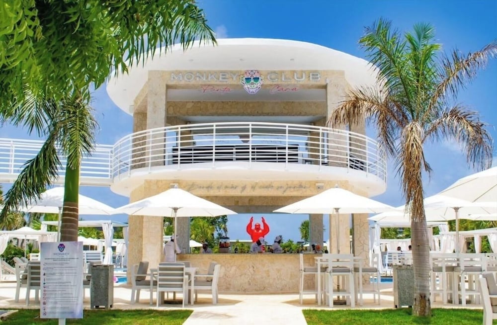 Playa Palmera Beach Front Apartments