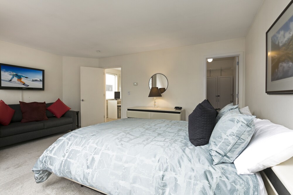 777 Potato Patch 3 Bedroom Condo by RedAwning view 2