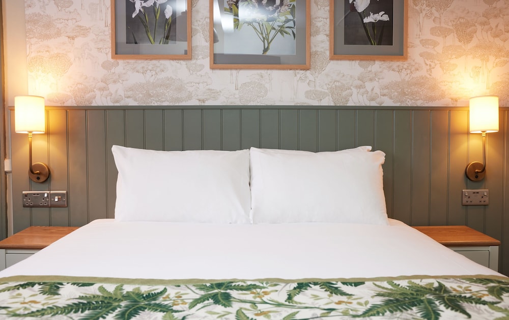 Kings Head Hotel by Greene King Inns