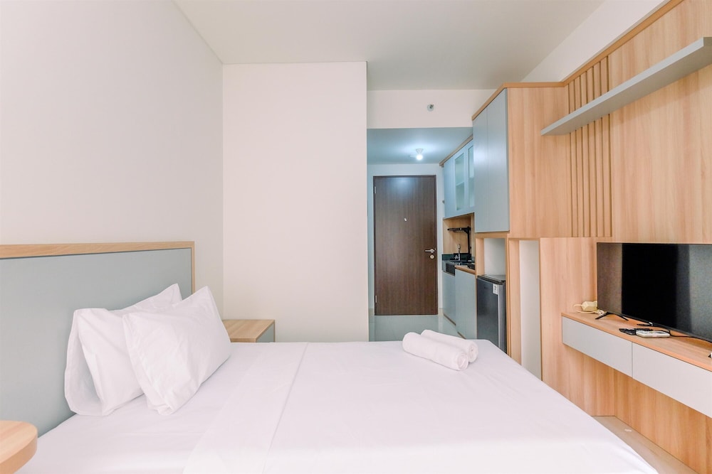 Enjoy Living And Cozy Studio Transpark Cibubur Apartment view 5