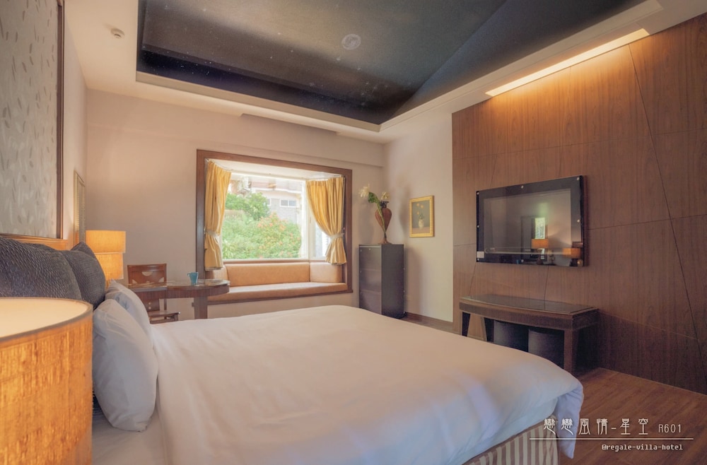 Regale Villa Hotel