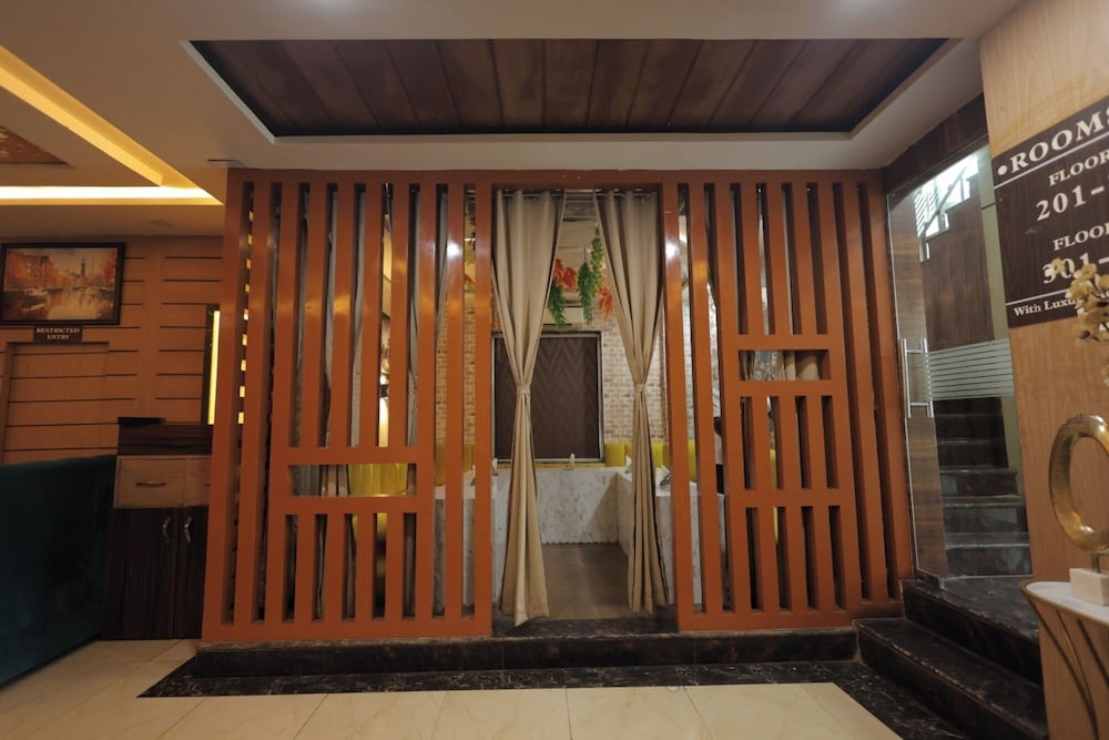 HOTEL SRG INN