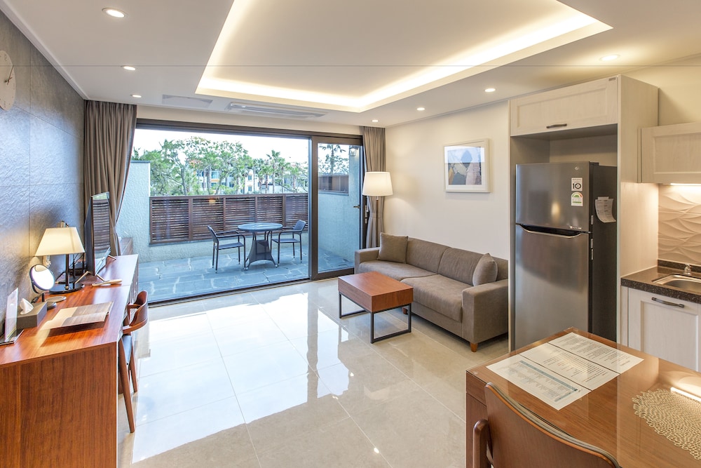 Leeum Island Spa & Pool Villa