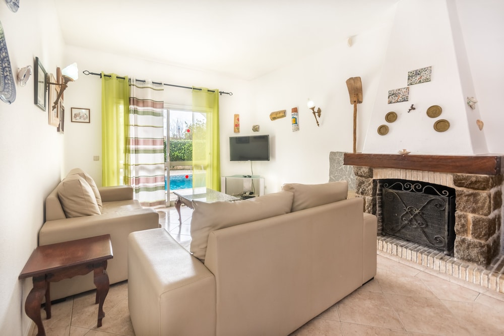 Oura Villa V3 view 3