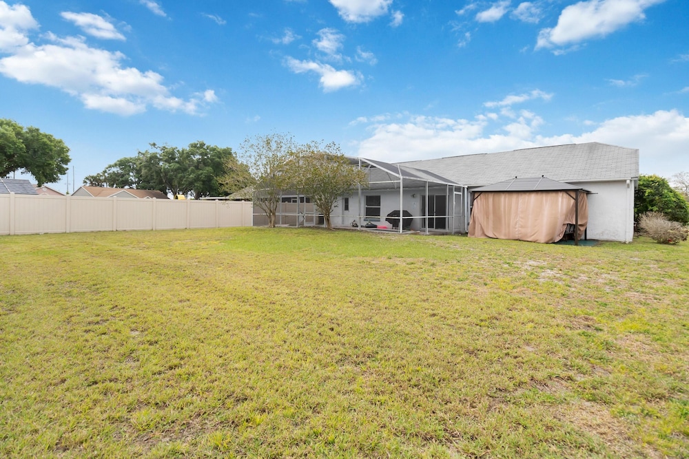 Amazing 4/3 House With Private Pool, Near Disney! view 3