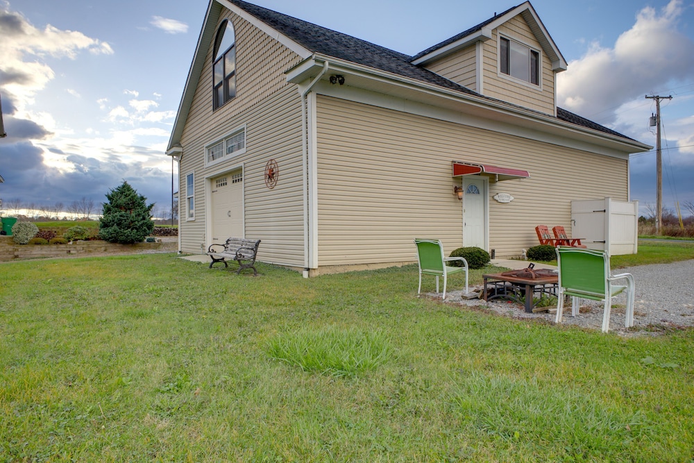 Comfy Schuylerville Carriage Getaway w/ Views view 3