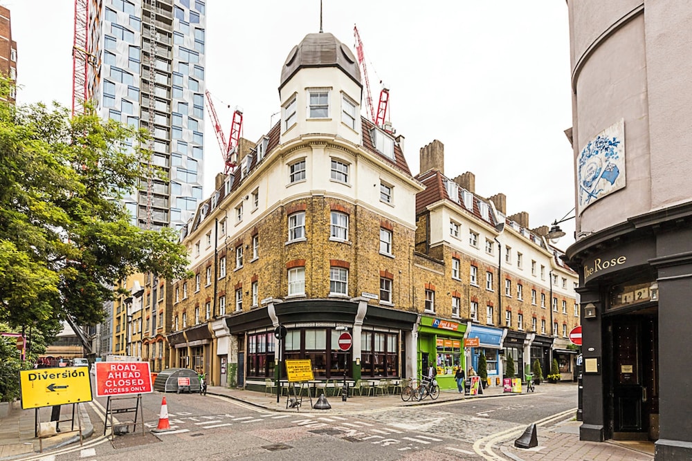 Trendy Southwark Apartment