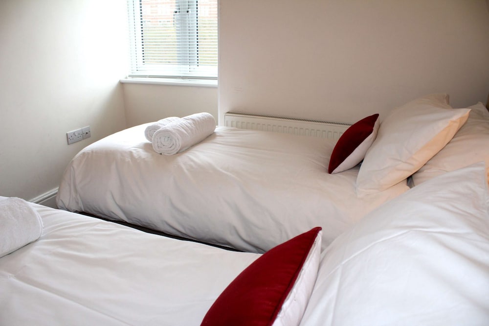 Stroud Vacations - Cotswolds Valley Accommodation-Excl Prop - Property Image 5