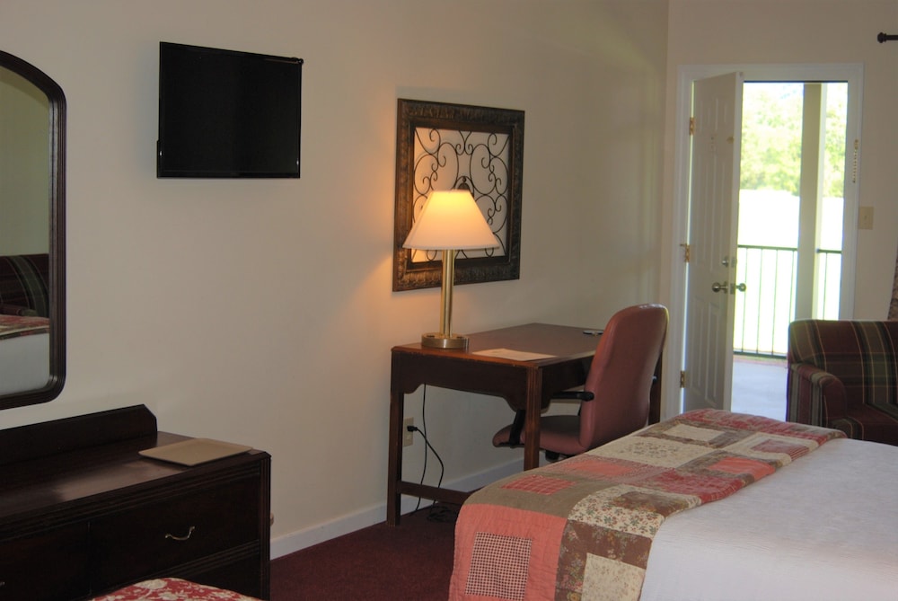 The Golf Inn at QC Resort and RV view 4
