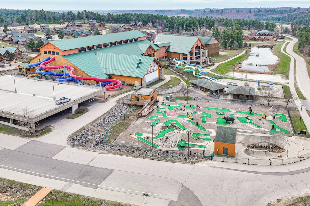 Three Bears Resort Home w/ Perks + Outdoor Spots!