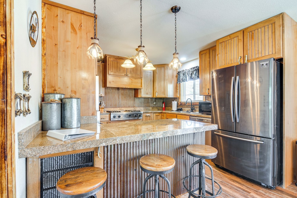 'will's Place' Utah Family Getaway: Hot Tub & Yard