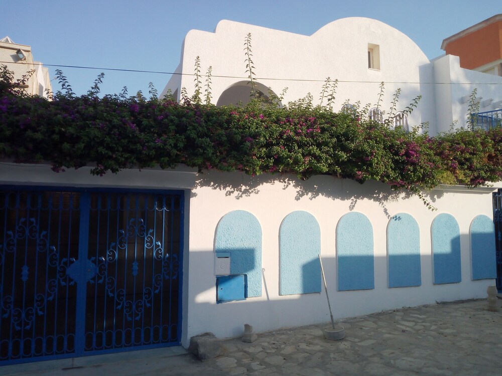 Partie de pittoresque maison en bord de mer