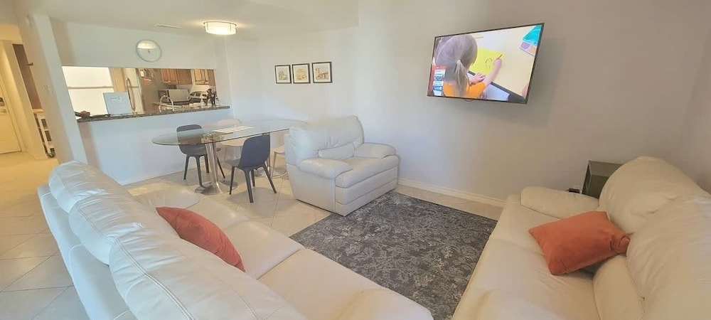 2 Levels Pool Near Beach 2 Patios 2 Bedroom Apts