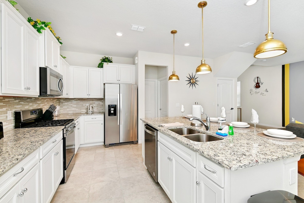 5BR Modern Villa in Soltera Resort, Disney, Pool
