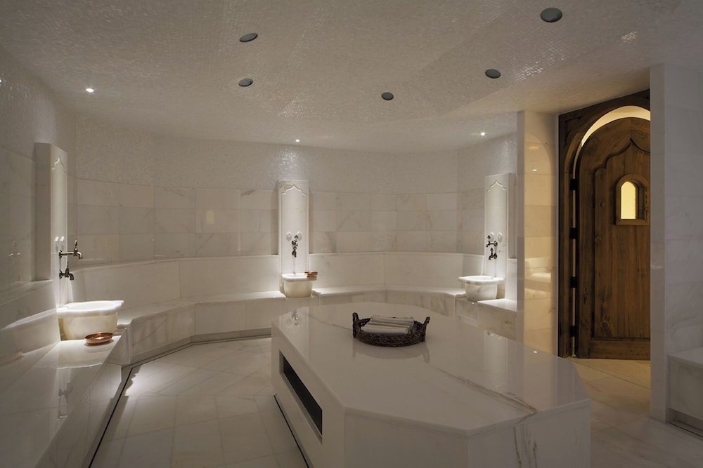 Elegant Residence at Marmara Park Avenue