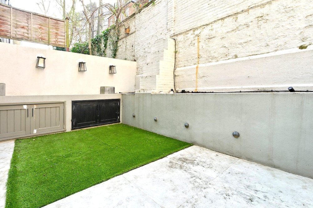 3 Bed Kensington Garden Flat