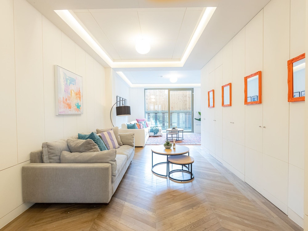 Five Bedroom Near Camden Arts Centre by Bevilla