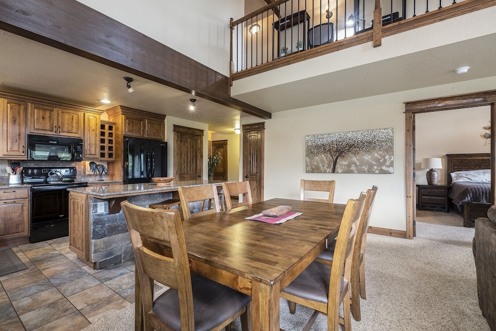 Twin Pines -- Ev 6123 3 Bedroom Townhouse by RedAwning - Property Image 50