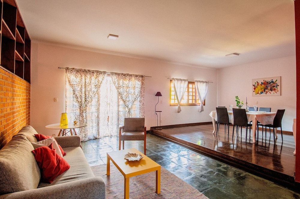 Casa espaçosa na Granja Viana